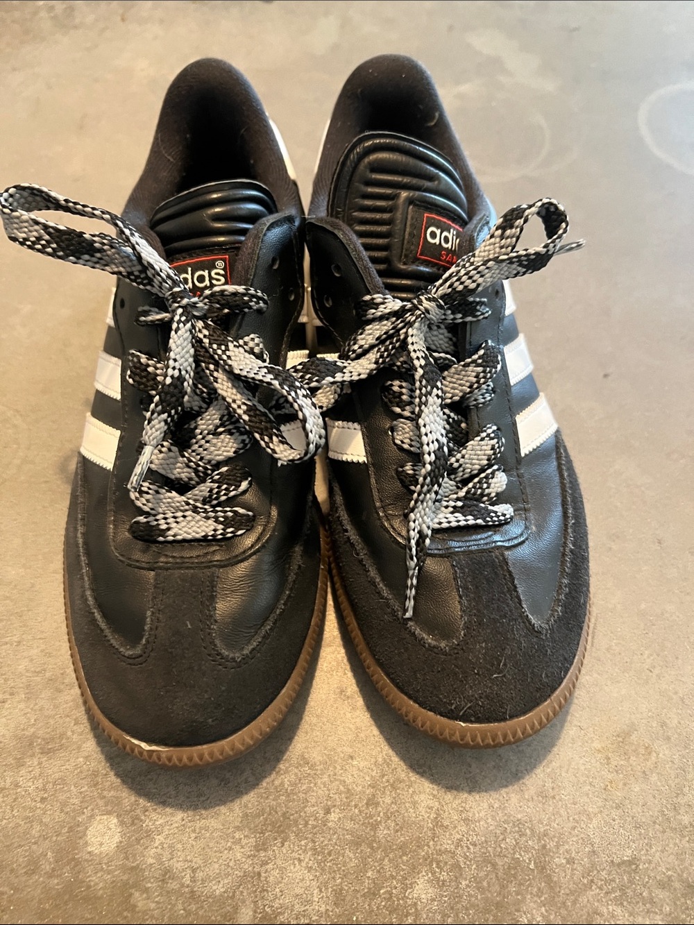 adidas- sambas Black and White